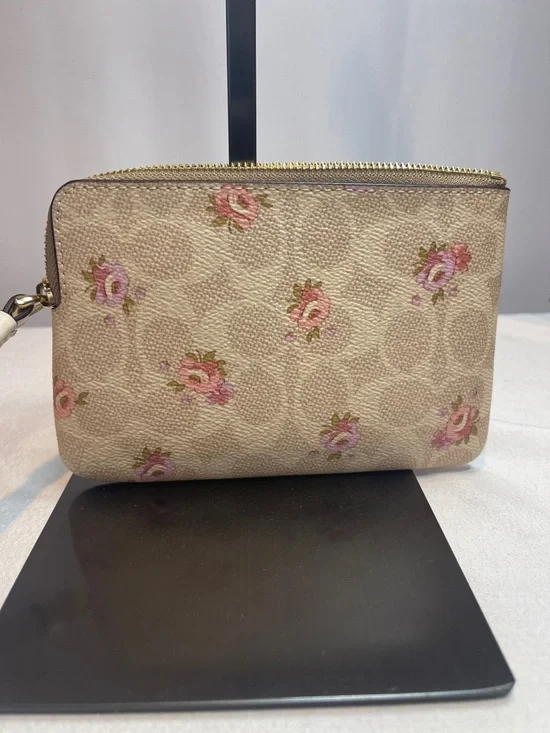 Coach F2596-CAR20 Corner Zip Wristlet in Signature Canvas with Floral - Picture 4 of 9